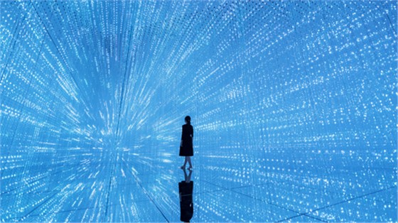 立標(biāo)視野丨teamLab超自然空間，一場(chǎng)沉浸式的藝術(shù)盛宴